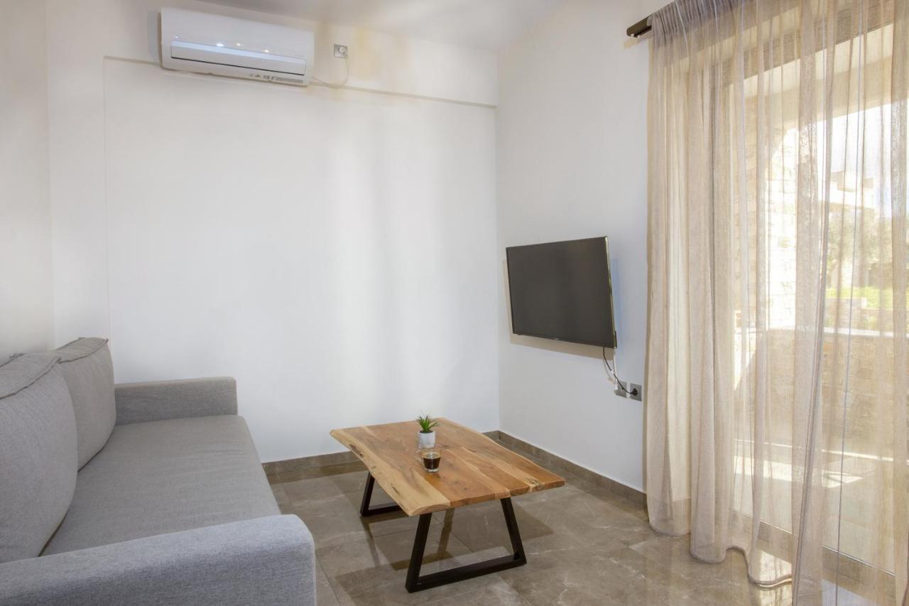 Vardians Villas & Suites การิสโตส ภายนอก รูปภาพ