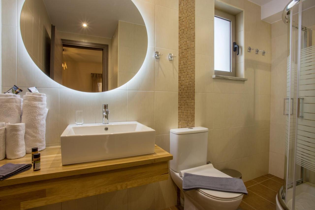 Vardians Villas & Suites การิสโตส ภายนอก รูปภาพ