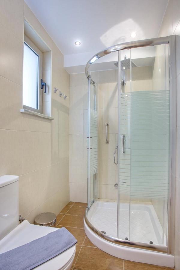Vardians Villas & Suites การิสโตส ภายนอก รูปภาพ