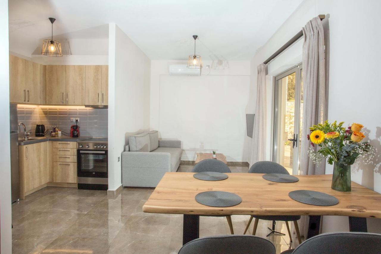 Vardians Villas & Suites การิสโตส ภายนอก รูปภาพ
